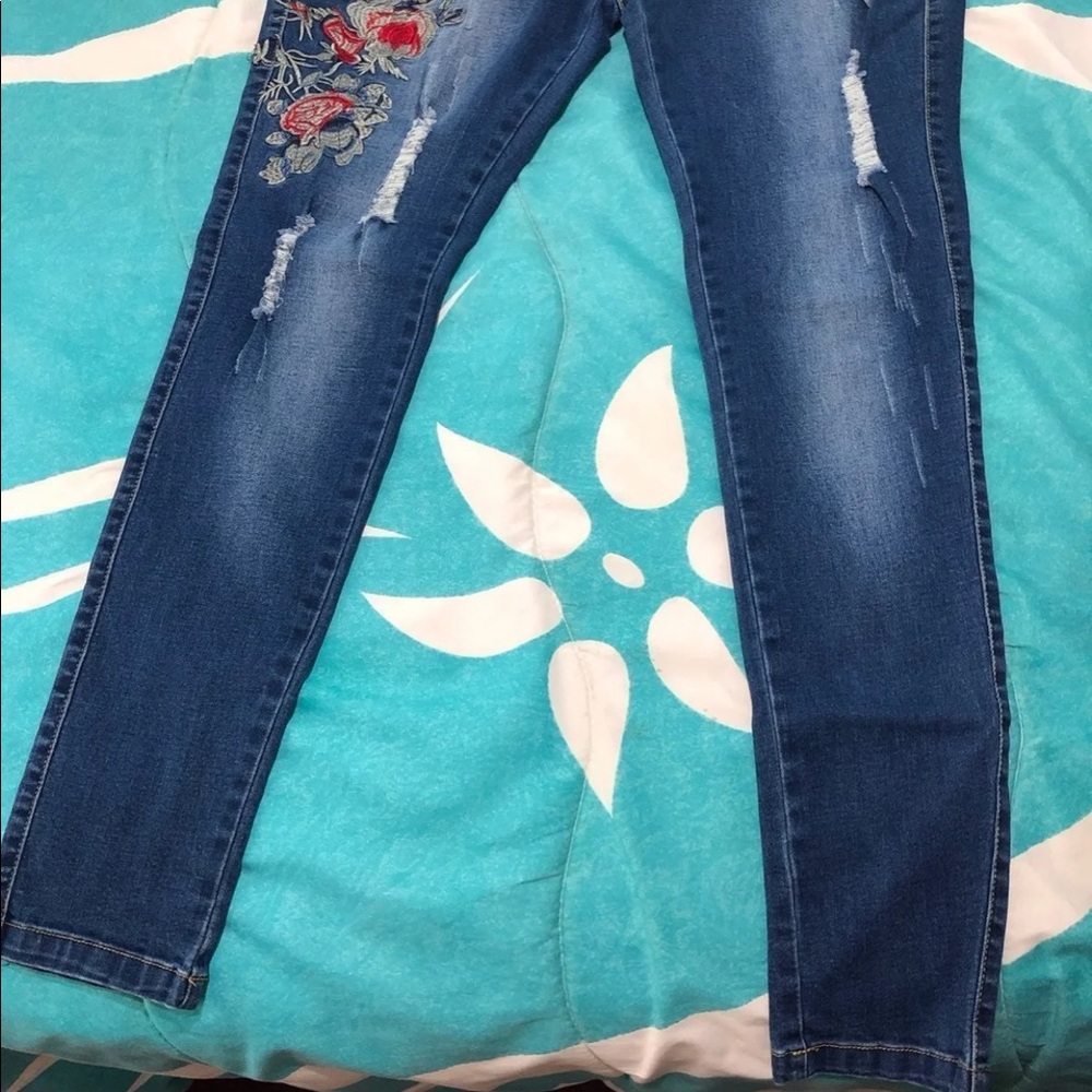 Jeans - Picture 2 of 5